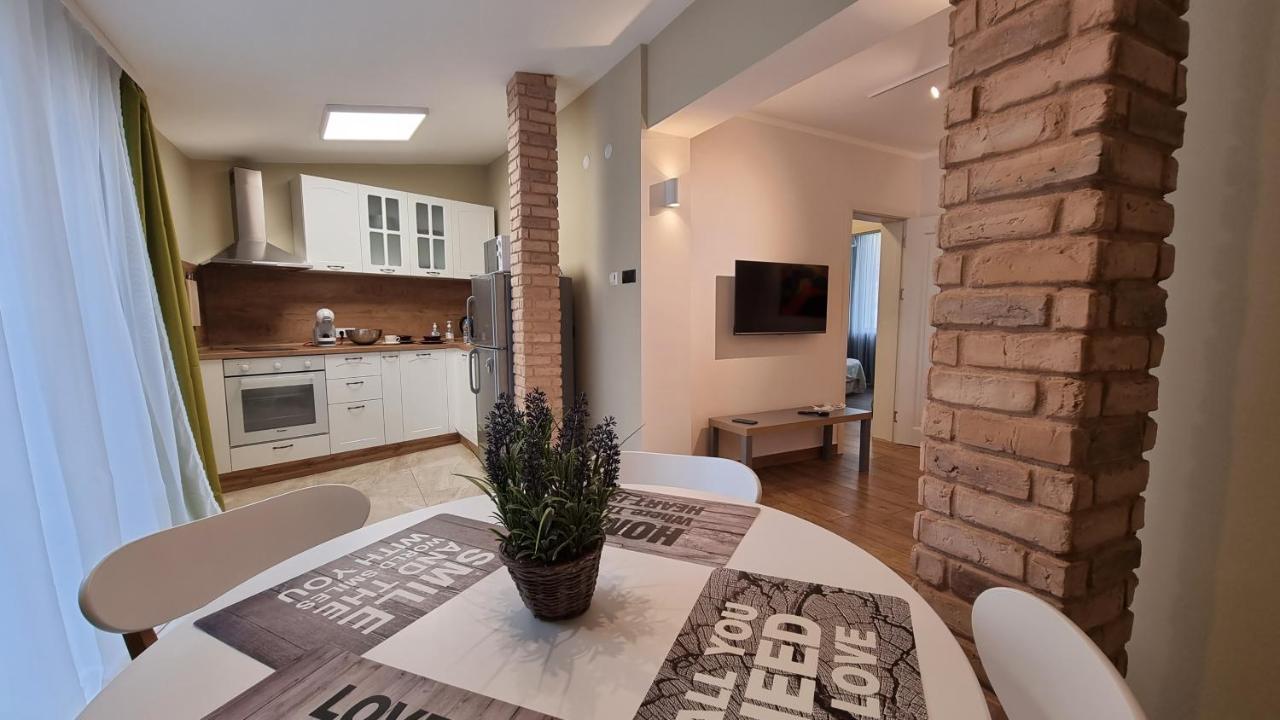 Old Town City Center Apartment Ruse Exterior photo